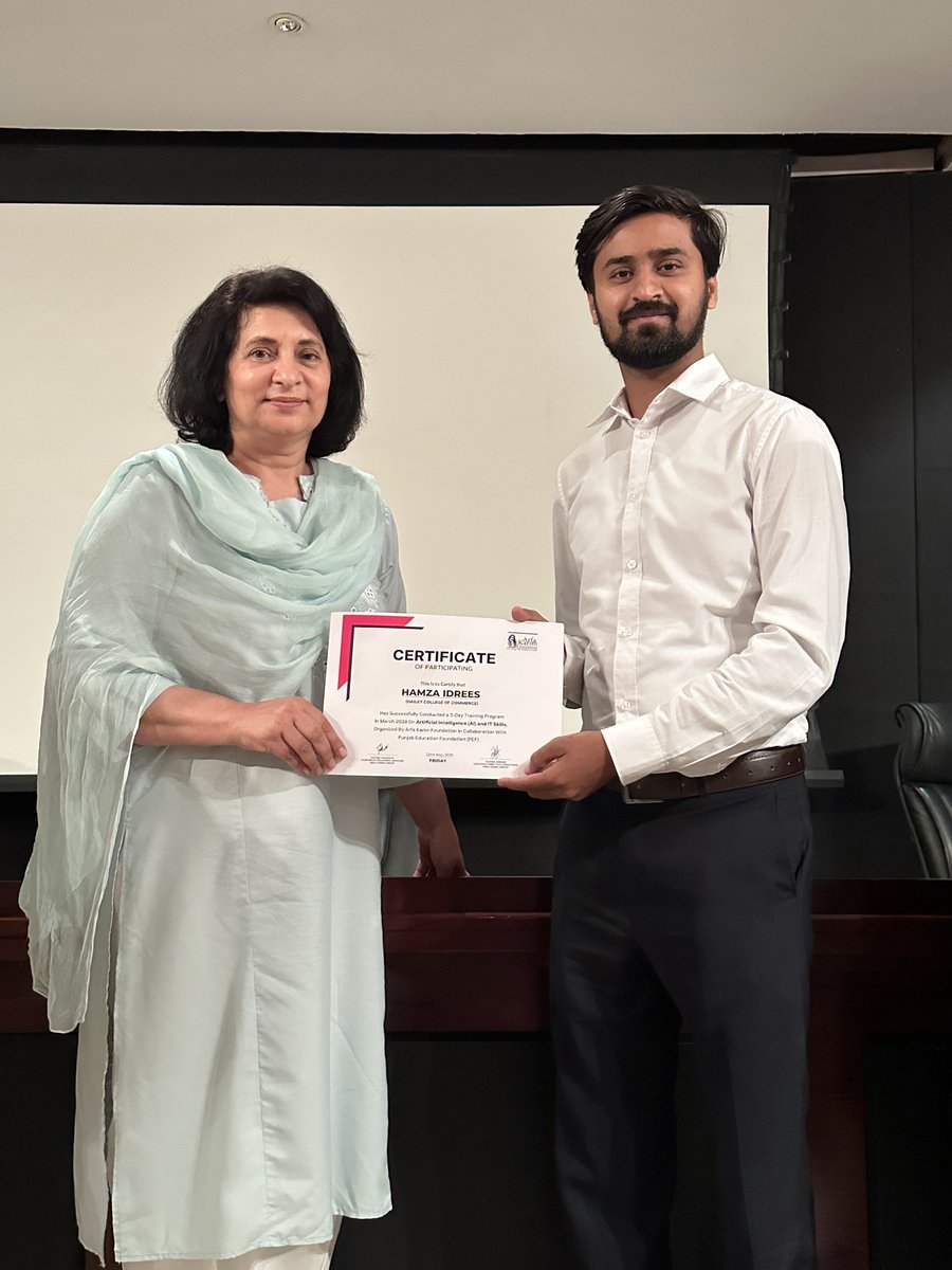 Arfakarim_fdn's tweet photo. Certificate Distribution Ceremony | Arfa Karim Foundation Digital Literacy Program
A proud moment as Arfa Karim Foundation honored its dedicated volunteer students with certificates successfully conducting 3-Day Technopreneurship.
#ArfaKarimFoundation #DigitalLiteracyProgram https://t.co/F5FVqZmuAQ