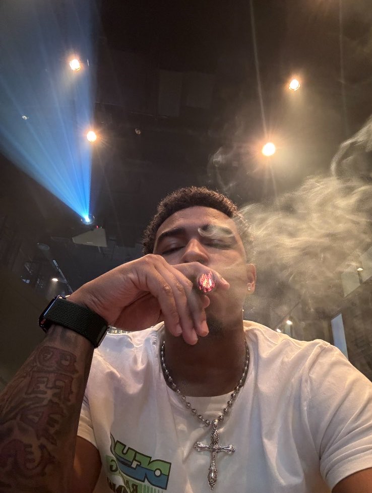 Subofthedon's tweet photo. The only thing I’m proud of this Pride Month is being totally owned and controlled by @LuxLivingJay! The most dominant natural Alpha in the game. Come drop to your knees and submit!

@MASTER_UPDATES @alphaxfindomrt 
#master #alpha #findom #cashmaster #black #cigar https://t.co/zho022RN8H