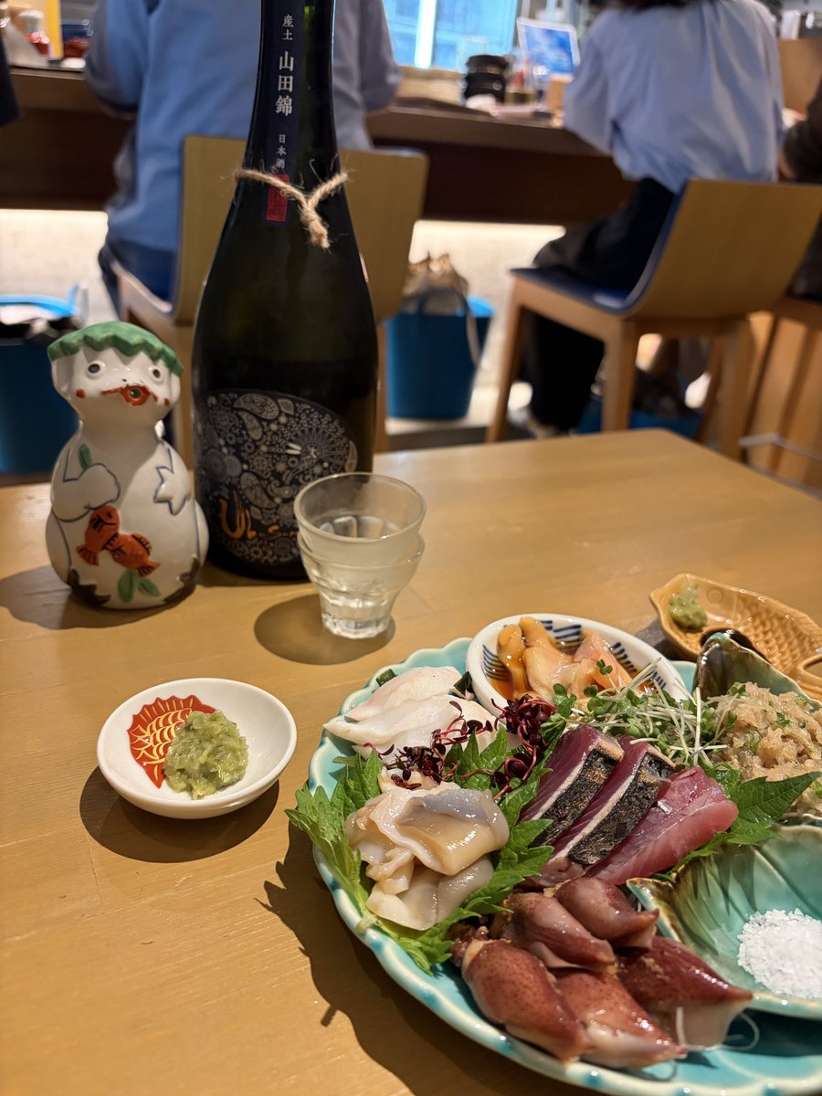 uxbu68702's tweet photo. 香川で海鮮を堪能しました
海鮮有名な観光地より、有名じゃない海多い県の方が海鮮美味い説 https://t.co/xJ1HF2CEI7