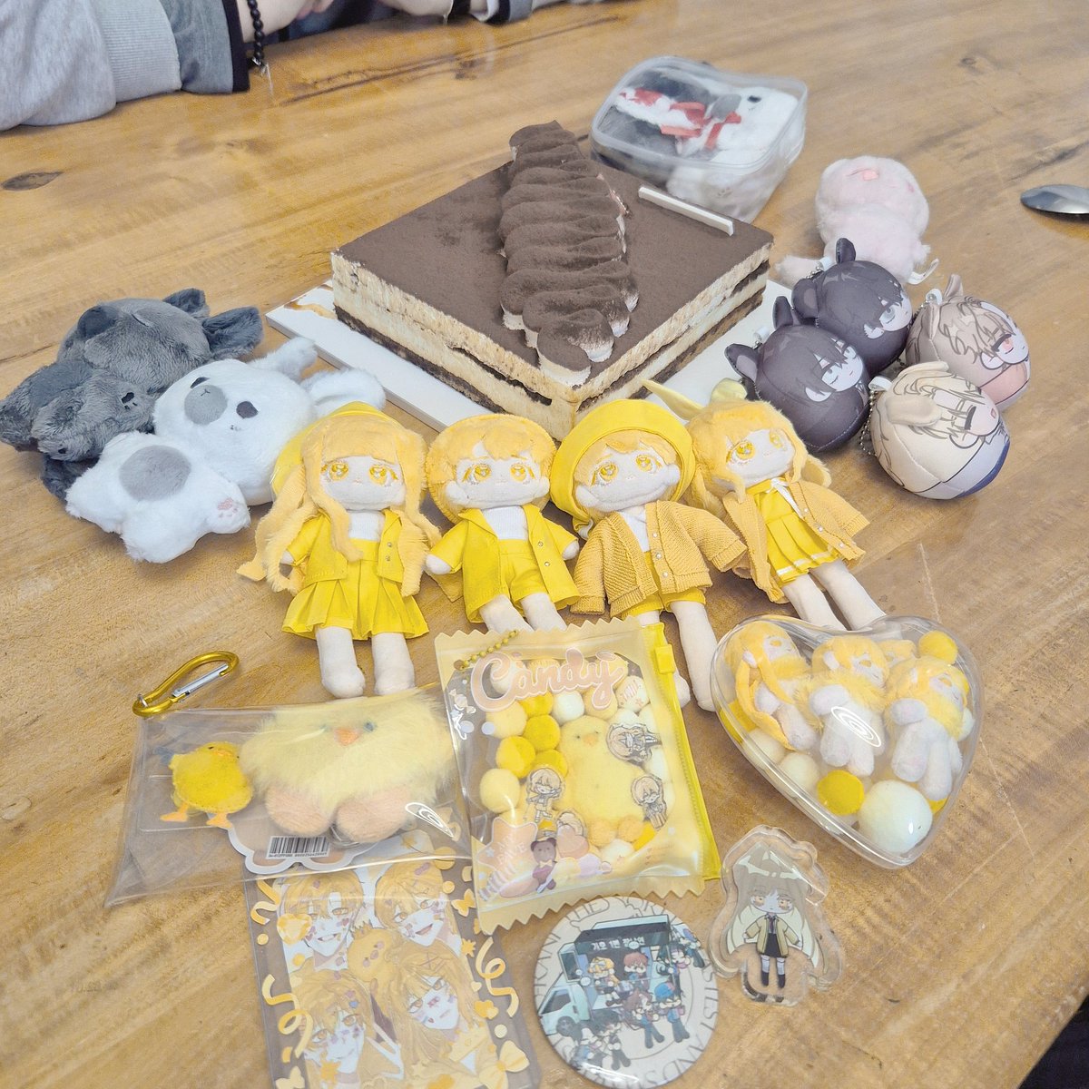 Ori_yellow's tweet photo. 진짜진짜
종강하면
솜놀
꼭
하갯어....
(안녕하세요저살아잇어요갑자기선인장이말을해서놀라셧죠?저는늘생존해잇엇답니다) https://t.co/QghVOiIYFo