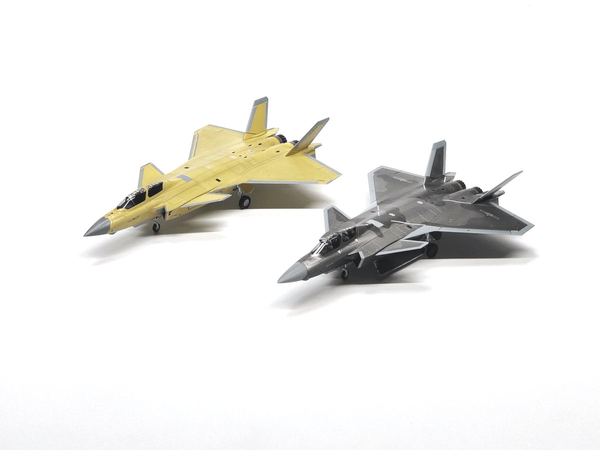 Q1uiiit's tweet photo. 1/144 J20S
now the airframes are fully completed
model kit from @warhead2008 https://t.co/H7fdiijcy6