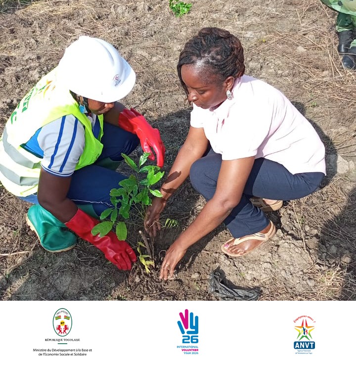 anvt_togo's tweet photo. Les VEC poursuivent la plantation pour atteindre les objectifs fixés dans le cadre de la campagne nationale.

#1erJuin #JournéeDeLArbre #Reboisement #TogoVert #VEC #ANVT https://t.co/gsOnZnMv42