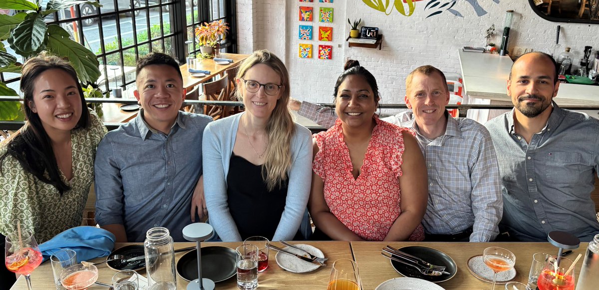 hopkins_ent's tweet photo. Last week, we celebrated our class of graduating chiefs with an end-of-year dinner. We are so proud of their work &amp; excited about their future in otolaryngology. In📷are Drs. Deepa Galayia &amp; Jonathan Walsh with chiefs, Grace Leu, Sarek Shen, Kimberly Noij &amp; Christopher Maroun https://t.co/IGMt3p0OEi