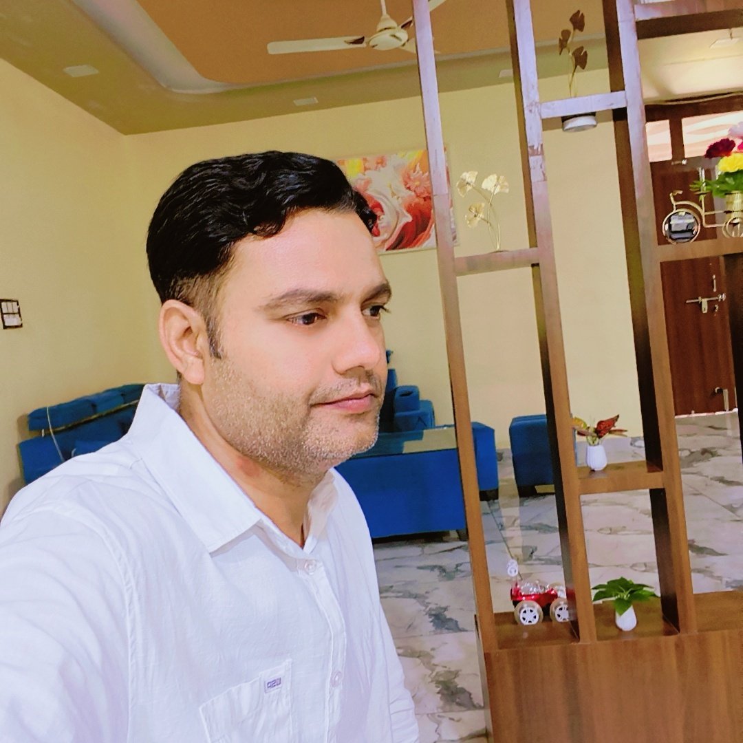 uvaish722's tweet photo. #NewProfilePic https://t.co/CthDXFIhq5
