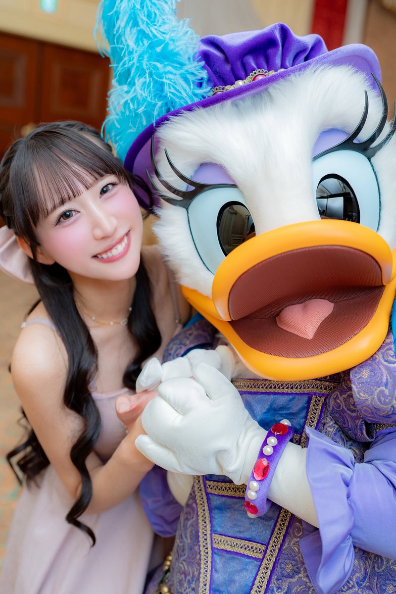 _mickeyluv's tweet photo. アップめで撮りたい！って言ったらめちゃめちゃカメラに近寄ってきたデイジーちゃん🥺 https://t.co/dwJYiuTYba