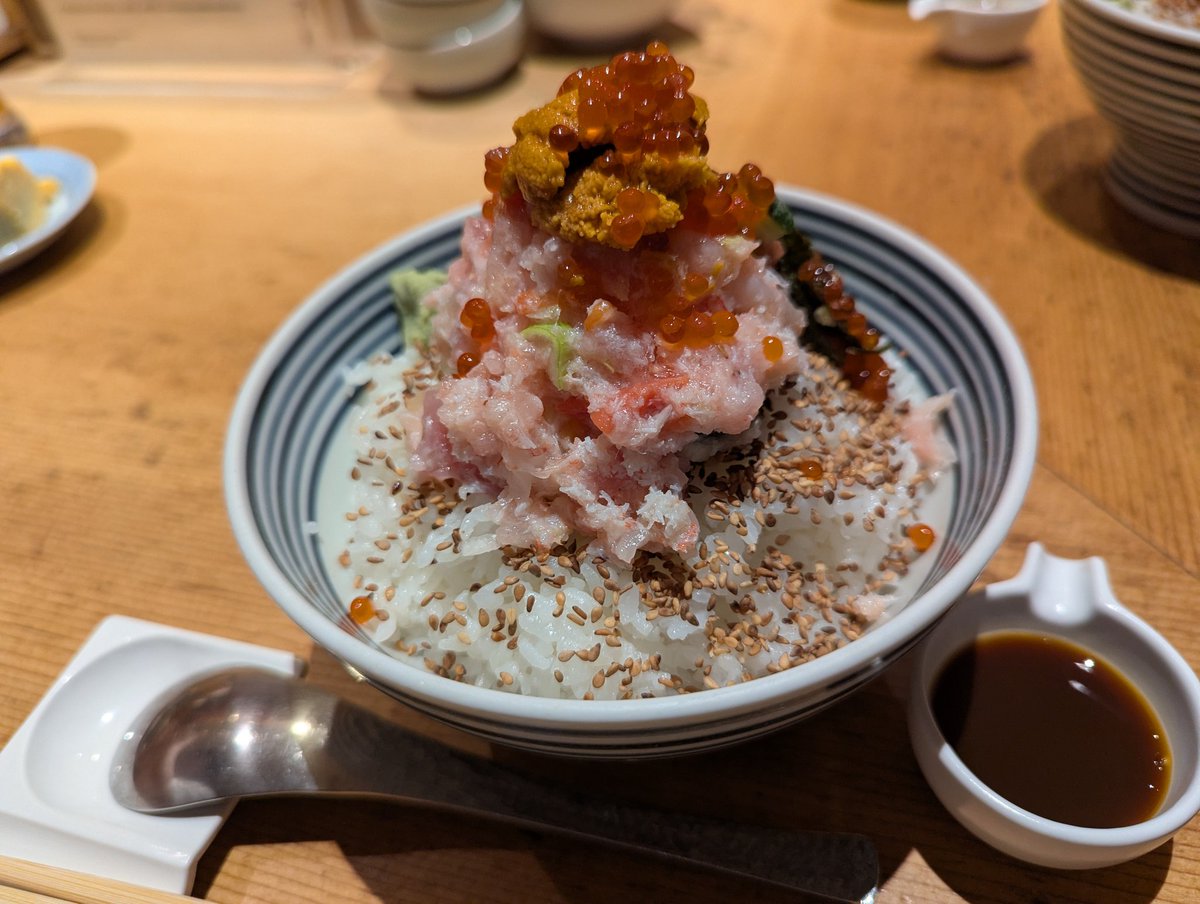 markkanipen's tweet photo. @Nori_ff14_ 海鮮丼もたべるぞ https://t.co/Gh5fU7uMF5