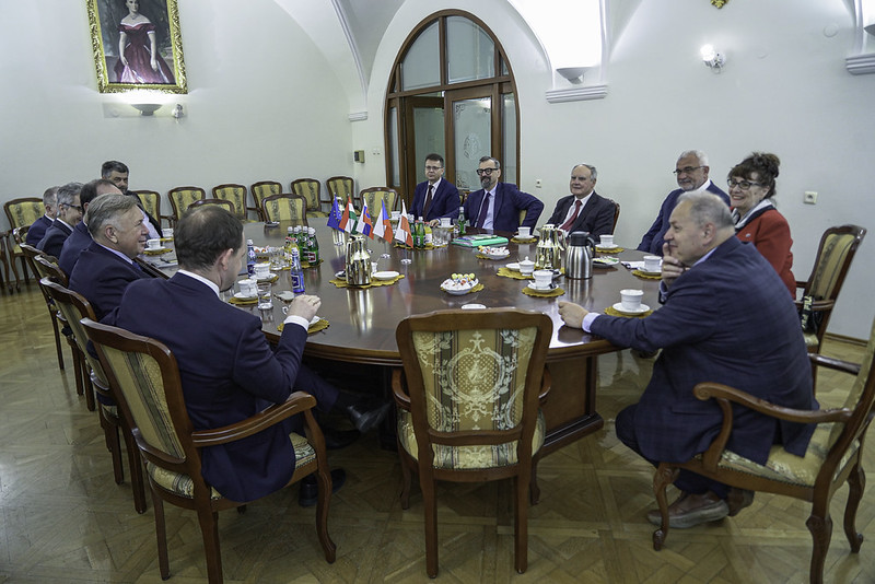 PLinOstrava's tweet photo. Na @UniOpole odbyła się dyskusja panelowa Dziś i jutro Grupy Wyszehradzkiej z udziałem dyplomatów z 🇵🇱🇨🇿🇸🇰i 🇭🇺.
Wydarzenie poprzedziło coroczne Walne Zgromadzenie Polsko-Czeskiego Towarzystwa Naukowego.

Fot. Sylwester Koral/ Uniwersytet Opolski📸 https://t.co/O9eSebAnnn