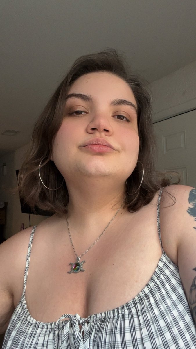 𝖑𝖆𝖚𝖗𝖊𝖓♡︎ tweet media