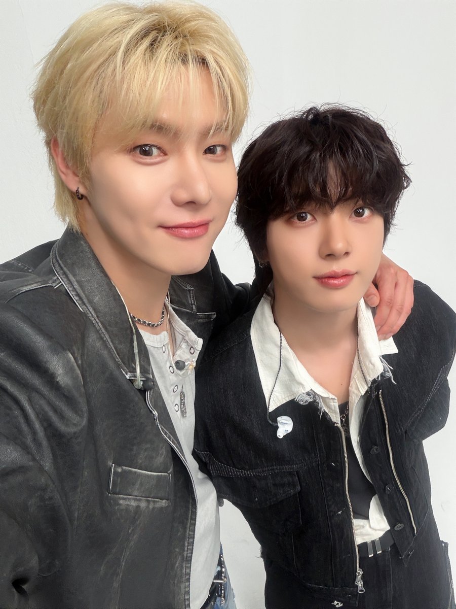 Purple____Lover's tweet photo. Just beacause... leaderline 🥰🥰 https://t.co/vQEzIWDB3R