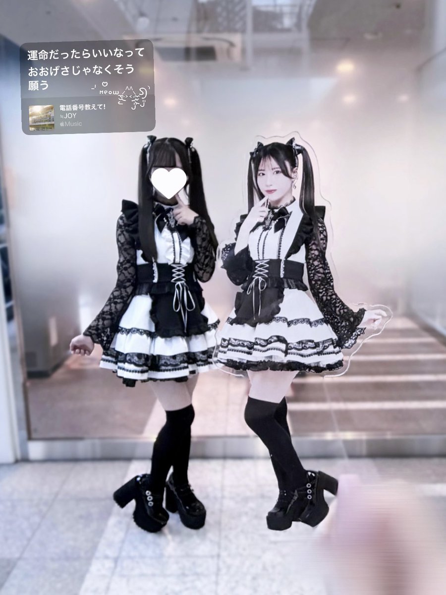8i94S2's tweet photo. だいすきMAID李央ちゃんとおそろい((((っ・ω・)っ♥️
連番と念願アイエク大暴れできてちょーーたのしかった！😭当日もツインおそろいでうれしかったです♡幸せな時間をありがとうございました😻🎵

#ちゃんりおみて #𝑪𝒐𝒅𝒆𝑶𝑴𝑬𝑹𝑻𝑨 https://t.co/EVfmFyA94z