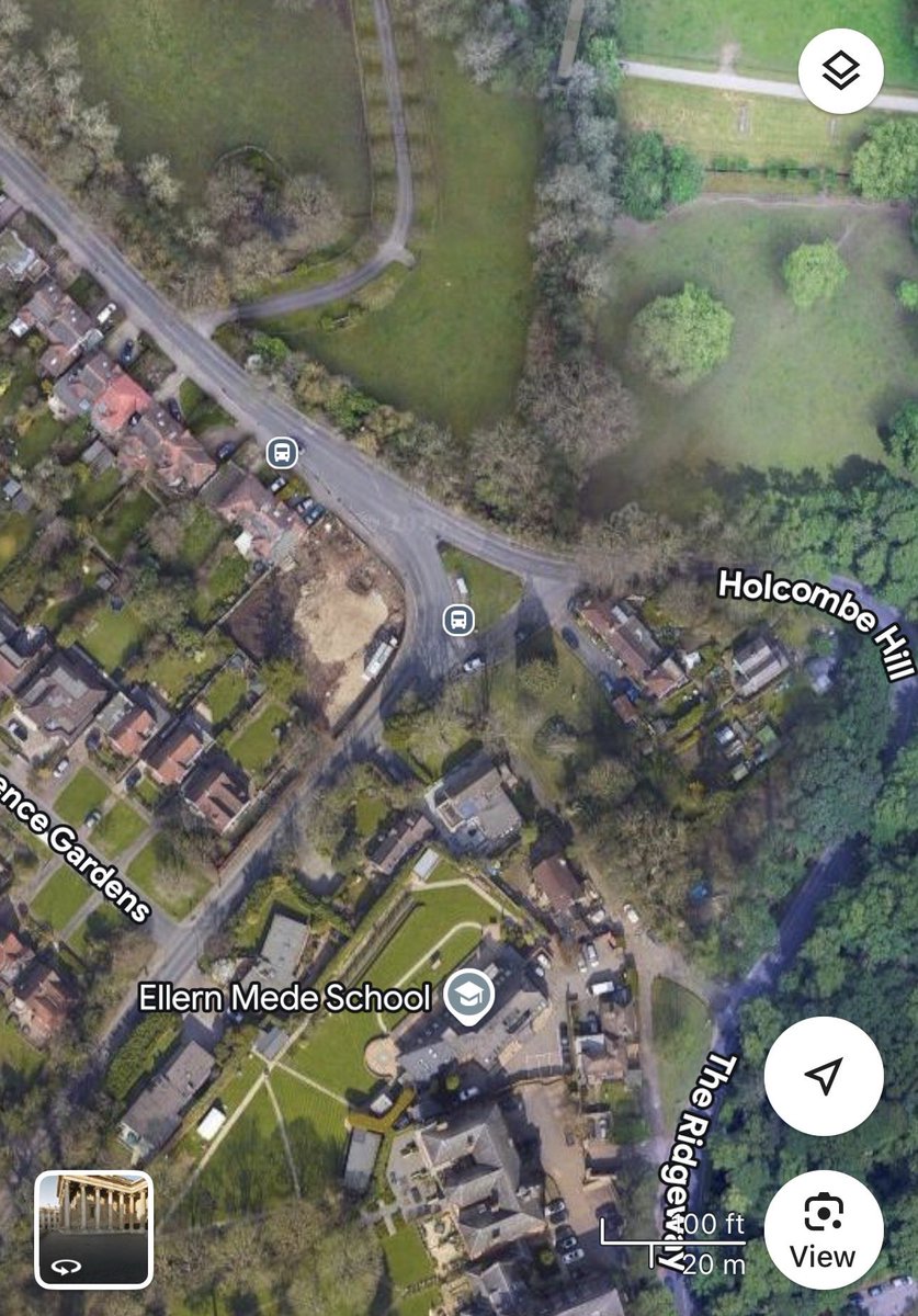 RuloFilms1's tweet photo. @BarnetCouncil @TfL @LondonRoadLAT #millhill #barnet 
Maybe a good idea to put a Road Closure 
Sign at the junction of Highwood Hill and Lawrence Street NW7 save us all some time. https://t.co/6kb99kKE9c