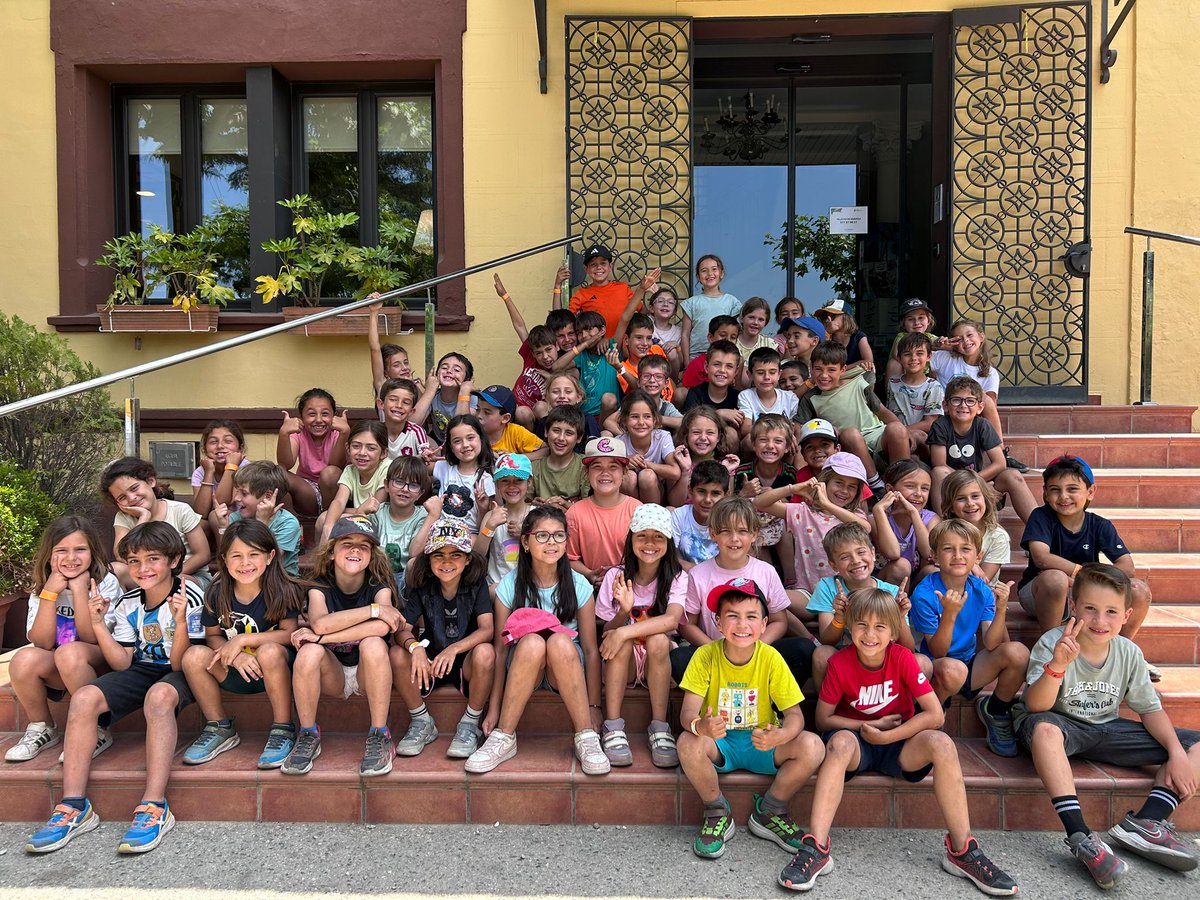 fsfructuos's tweet photo. SANT PAU APÒSTOL | L'alumnat de Primària del @colsantpau han estat de colònies 🎒🧢! Els canvis de cicle són moments de tancament, pel que les colònies amb els amics i amigues i els i les mestres són la millor manera de posar el punt final als cicles inicial, mitjà i superior🥰✨ https://t.co/YXuhv6swL9