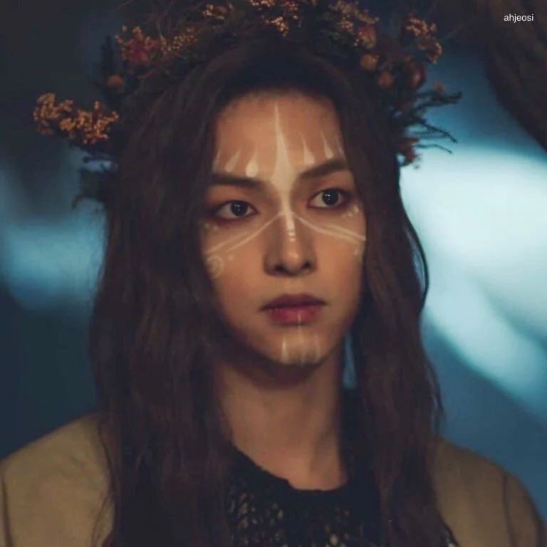 DreamOblivi0n9's tweet photo. Song Joong ki is the king of versatility! https://t.co/aQpR0GN0Dl