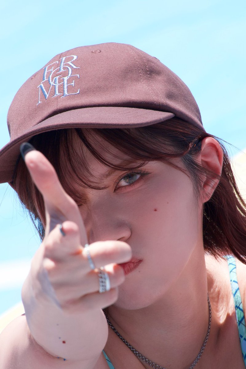 s8901320001's tweet photo. ロックオンされちゃったから、大人しく撃ち抜かれるしかないね💘
👁️👄👁️

#石原希望 https://t.co/EcbgnAPX3c