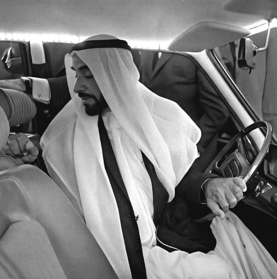 _1997v's tweet photo. •
معَك بالي رحُوب ومسفهل وراضيٍ حدّه 🩶 https://t.co/wzU9Q86AEW