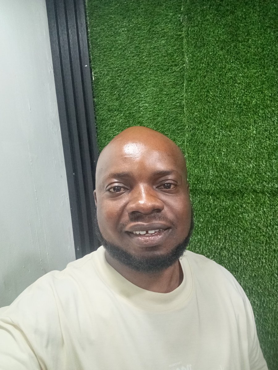 GodwinIfeto's tweet photo. Happy new month ❤️❤️💙 https://t.co/0l2a17rif1