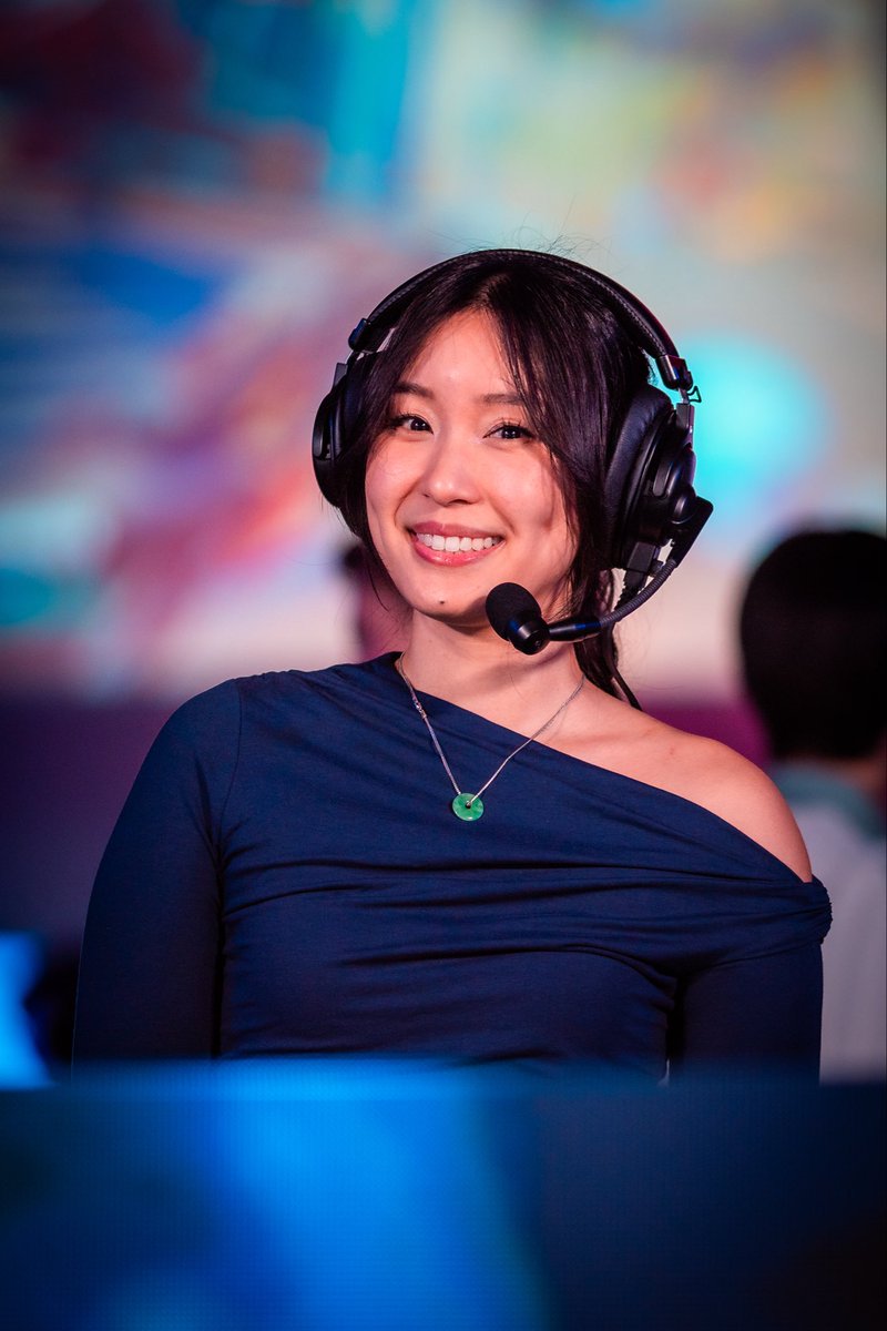 AshCasts tweet picture