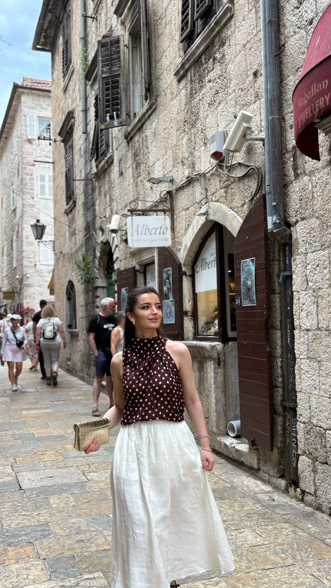 dogaleyyna's tweet photo. 🇲🇪 https://t.co/yeNiHO1E68