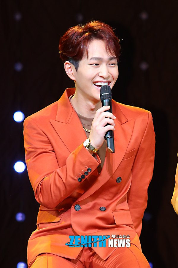 온유 #ONEW #オニュ@SHINee @ONEW_GRIFFIN
