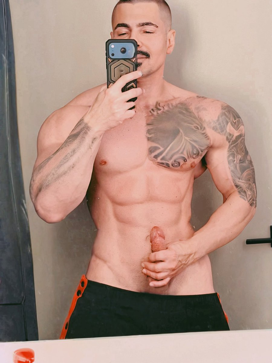 JAVIBARCELONAXX's tweet photo. RT if you're coming to suck it👿🍆 https://t.co/PzOjUtnmx4