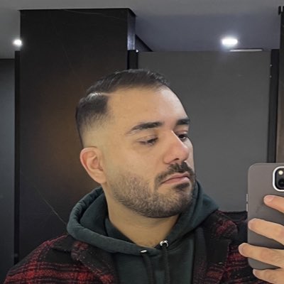 lil_esan's tweet photo. #NewProfilePic
فک کنم فقط منم که بهترین عکسامو تو آینه دسشوییِ مال میگیرم https://t.co/jKiP8hUNH5
