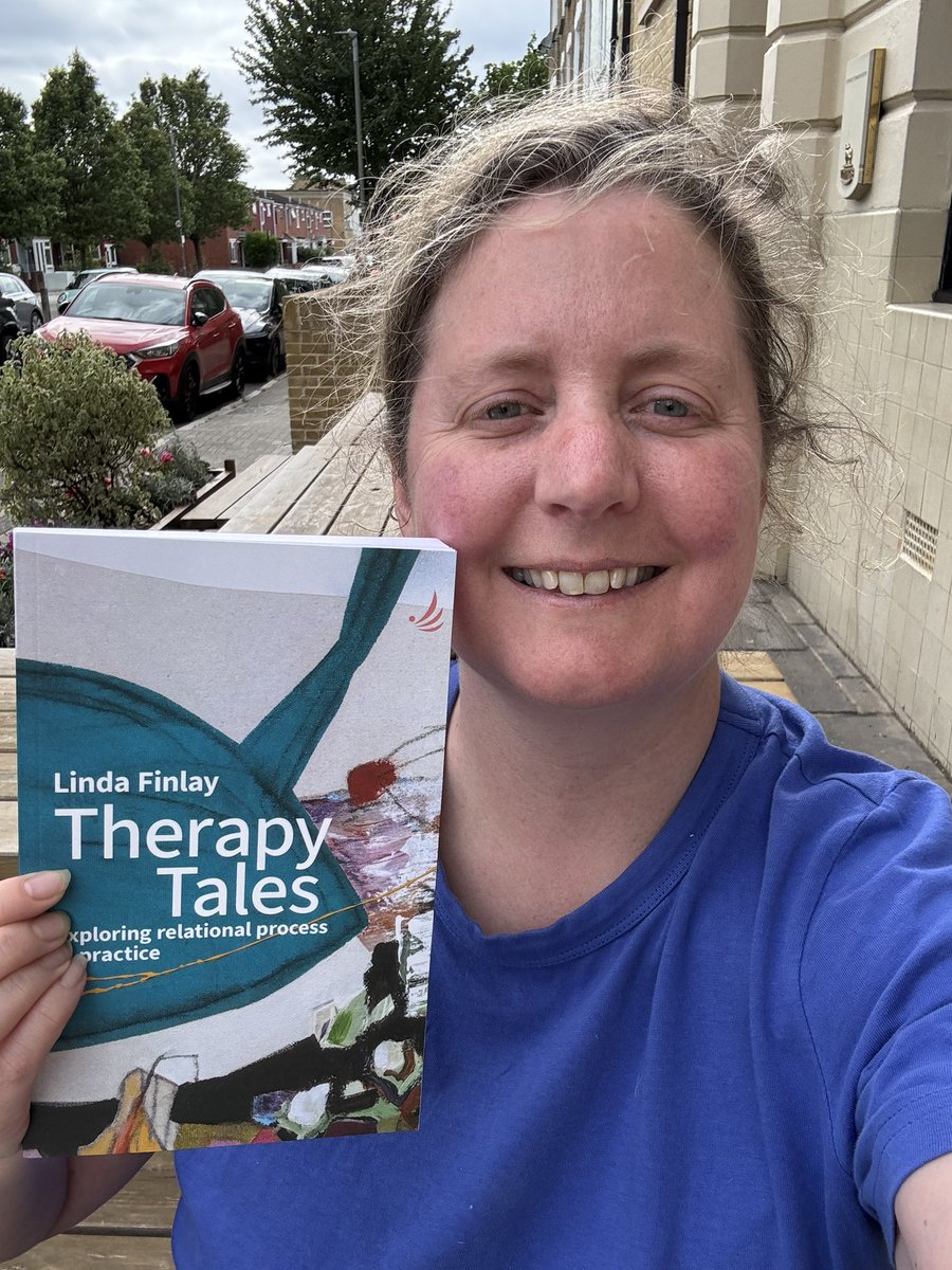 cazbinny's tweet photo. 1/It’s always a pleasure to be asked by a publisher to write an endorsement for a book, but it’s *particularly* amazing when you’re asked to review one of your therapy heroes! Linda Finlay, as my review says, ventures into the deep, unknown territory of (CONT)
#TherapistsConnect https://t.co/VqkOhsZrY9