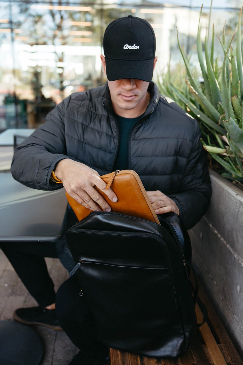 Andar's tweet photo. From tech accessories, to hats, to bags, we've got THE gifts for dad this year! Shop now and save 20% with code DAD20

only at https://t.co/qaxVSMAowU https://t.co/g6GkyJmTds