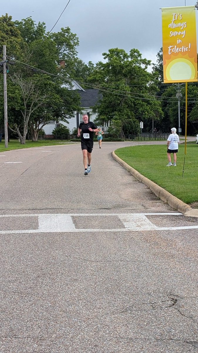 GregThomasDJ's tweet photo. Proud to support my friend’s race over the weekend, the 4th Annual Share The Road, Remembering Raymond Butler 5K in Eclectic, Alabama. https://t.co/LExbT5cP4S