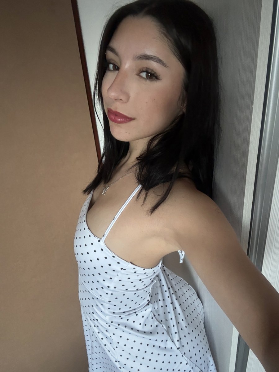 peachyoliviax's tweet photo. This girl's gotta do what this girl's gotta do 💫 https://t.co/NcwUdmsS10