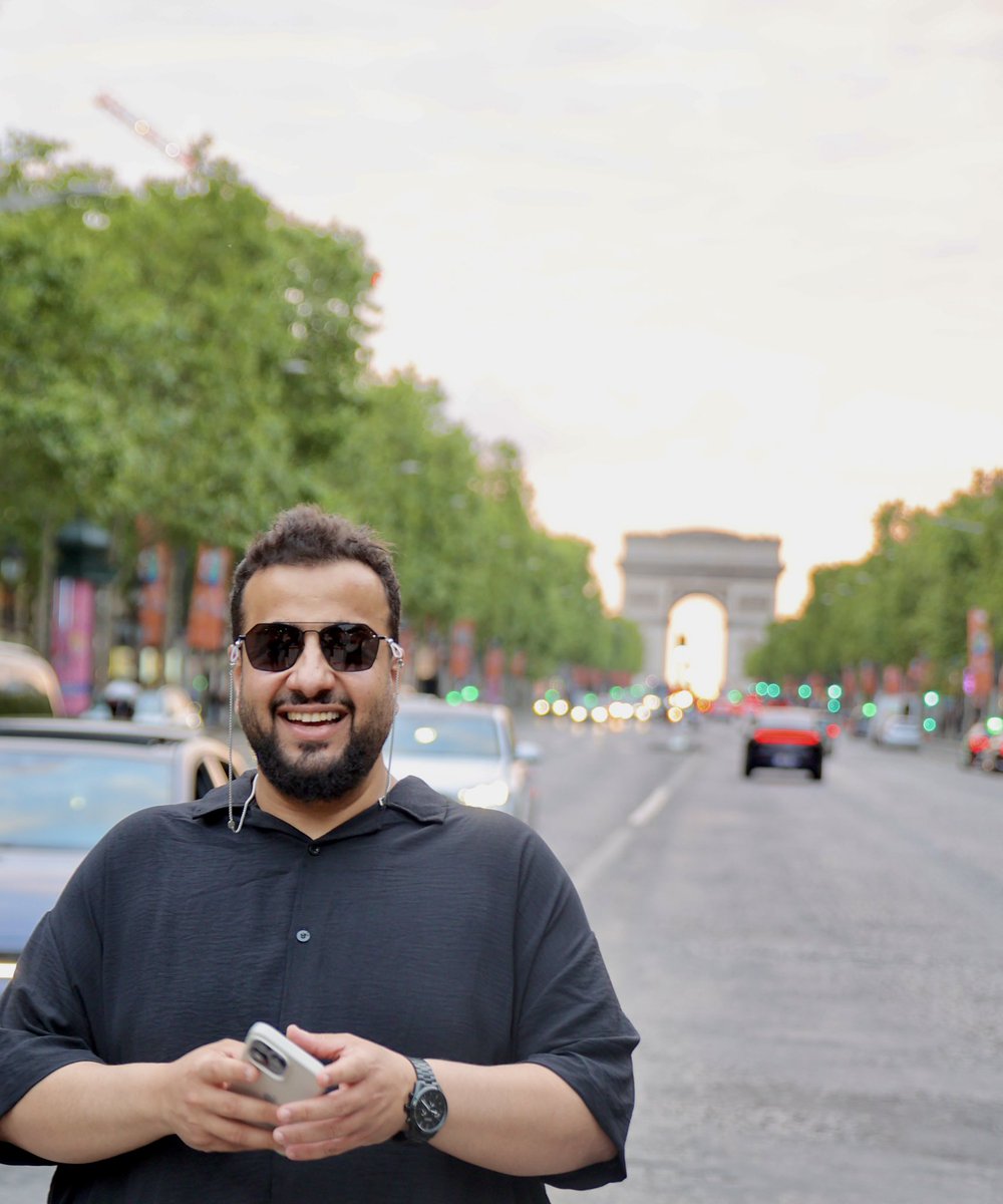 Sultan400ss's tweet photo. نودّع العاصمة باريس 🇫🇷 ..

بعد أيامٍ جميلة تنقّلنا خلالها من أروقة متحف اللوفر، إلى تقاطع قوس النصر، وعلى امتداد الشانزليزيه .. 
مضت أيامٌ جميلة وسريعة كعادتها ..

À bientôt, Paris 🇫🇷
——