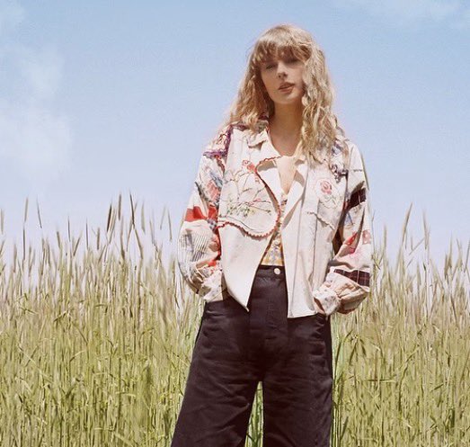 stylebynate's tweet photo. We’re officially in the Taylor Swift (Taylor’s Version) era.

Welcome aboard. 💚 https://t.co/SgHoaK8lBc