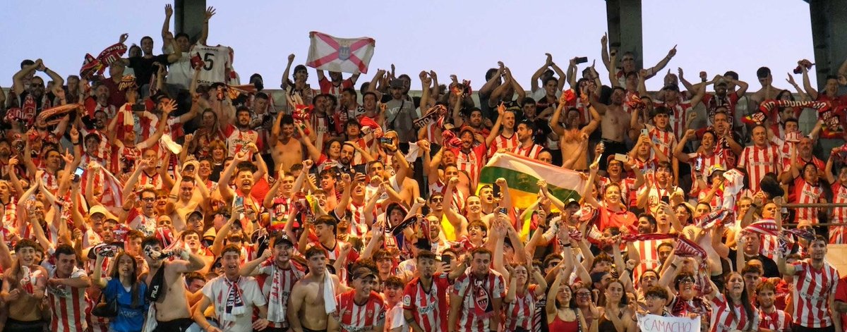_AN2012_'s tweet photo. Un ascenso en imágenes.

P.d. Sigan celebrando. Por importancia del hecho y porque a saber cuando habrá otro. https://t.co/vDuKa8qGqh