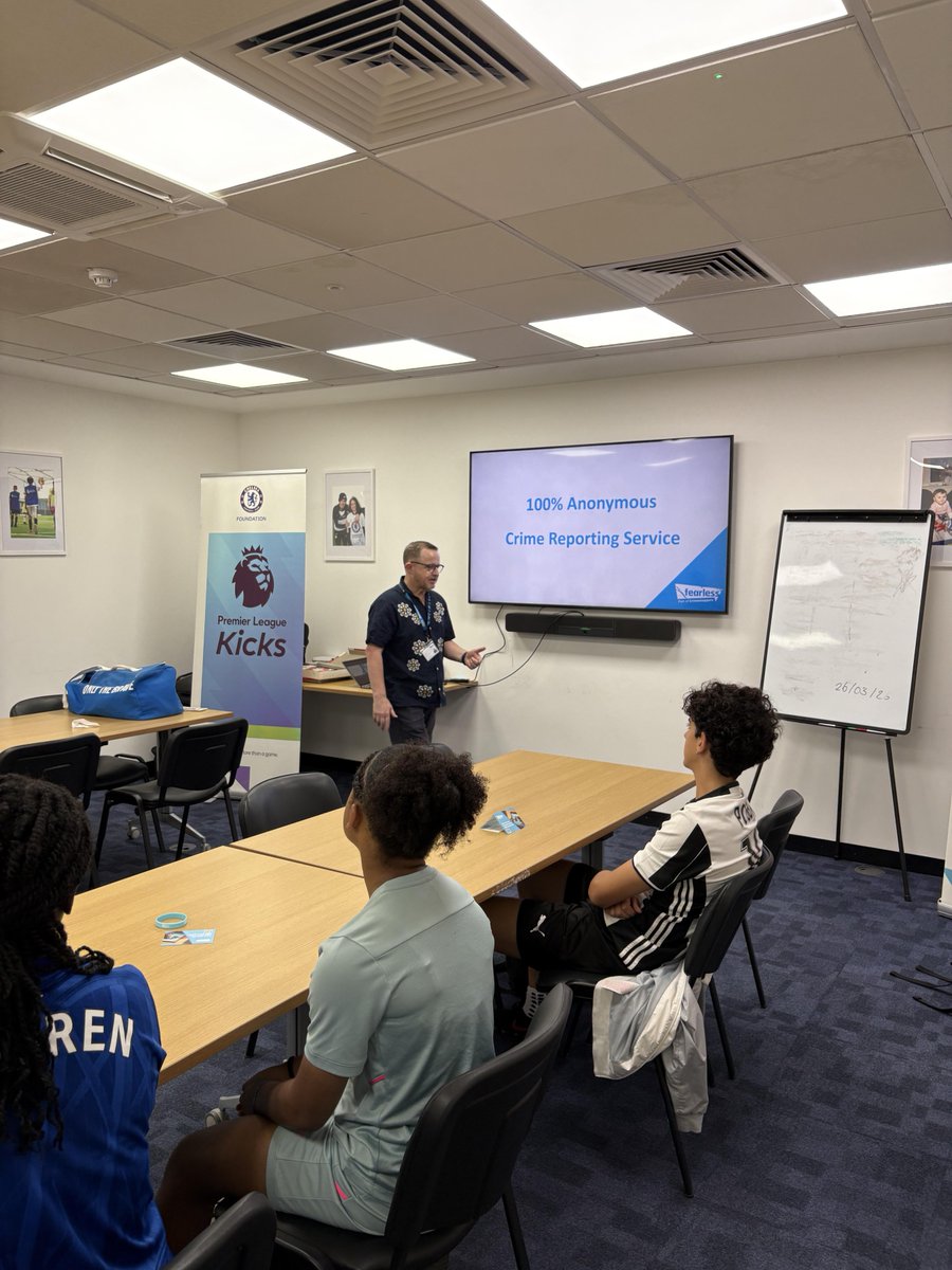 FearlessORG's tweet photo. Last week, we visited @CFCFoundation to speak to young people about Fearless. After the workshop, they hit the pitch for a kickabout. 

Big thanks to our Surrey Fearless Youth Coordinator, Phil Jebb, and the Chelsea Foundation team for making it happen 👏 https://t.co/yo4bIyAYrL