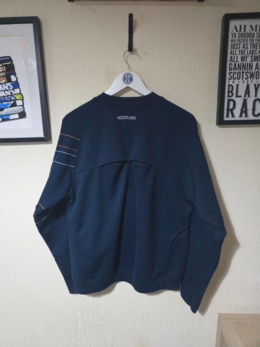 Retro_NUFC's tweet photo. @shirt_x England Euro 2000 long sleeved Large. Mint condition. £300
Netherlands Nike T90 sweatshirt. VG Condition. Medium £75 https://t.co/HTbAJpK3hc