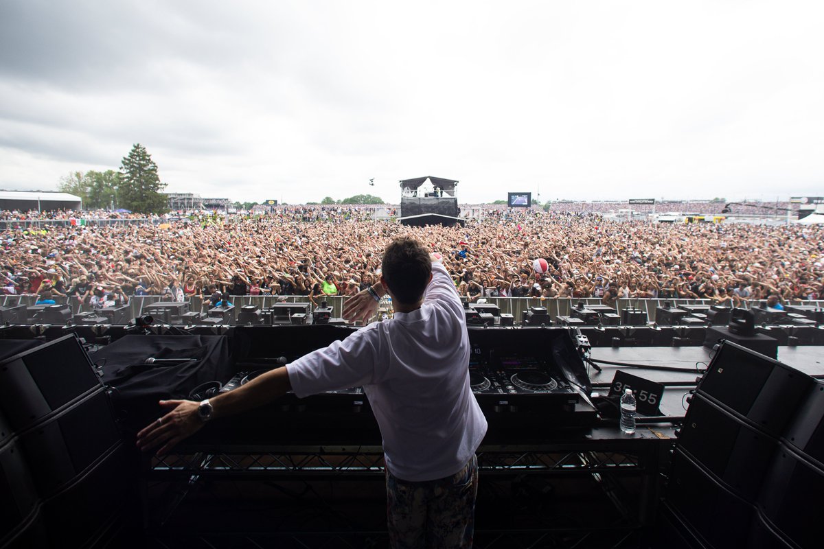Indy500SnakePit's tweet photo. not a bad view tbh

@CoorsLight | @Zedd | #SnakePit https://t.co/NoiaxwtzN4