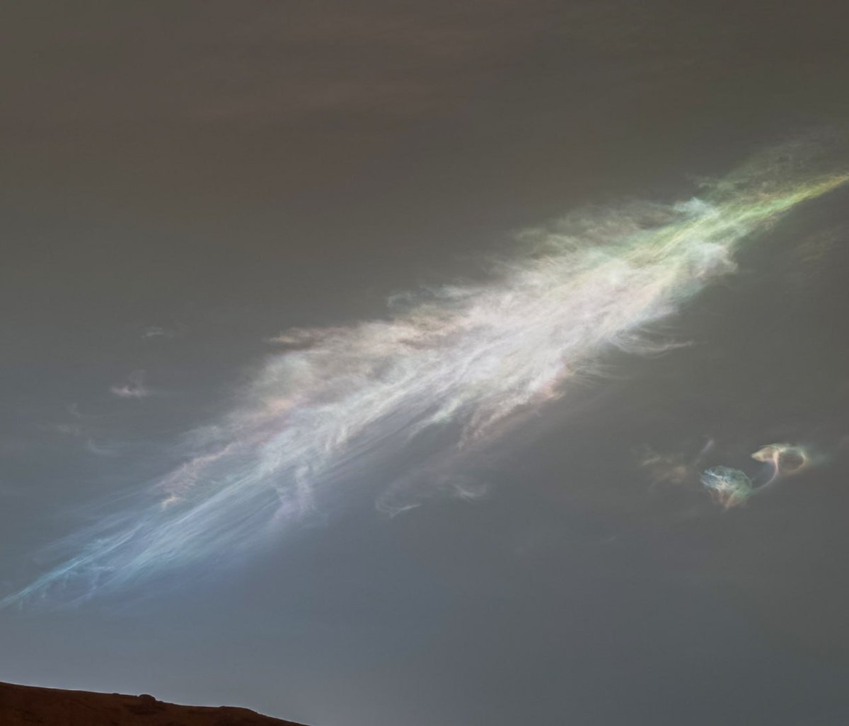 konstructivizm's tweet photo. Martian Clouds: Icy Secrets of the Red Planet

The Curiosity rover has detected clouds on Mars consisting of either water ice or frozen carbon dioxide. These water clouds, like cirrus clouds on Earth, hang at an altitude of about 50 km. https://t.co/nZI1W3h8rB