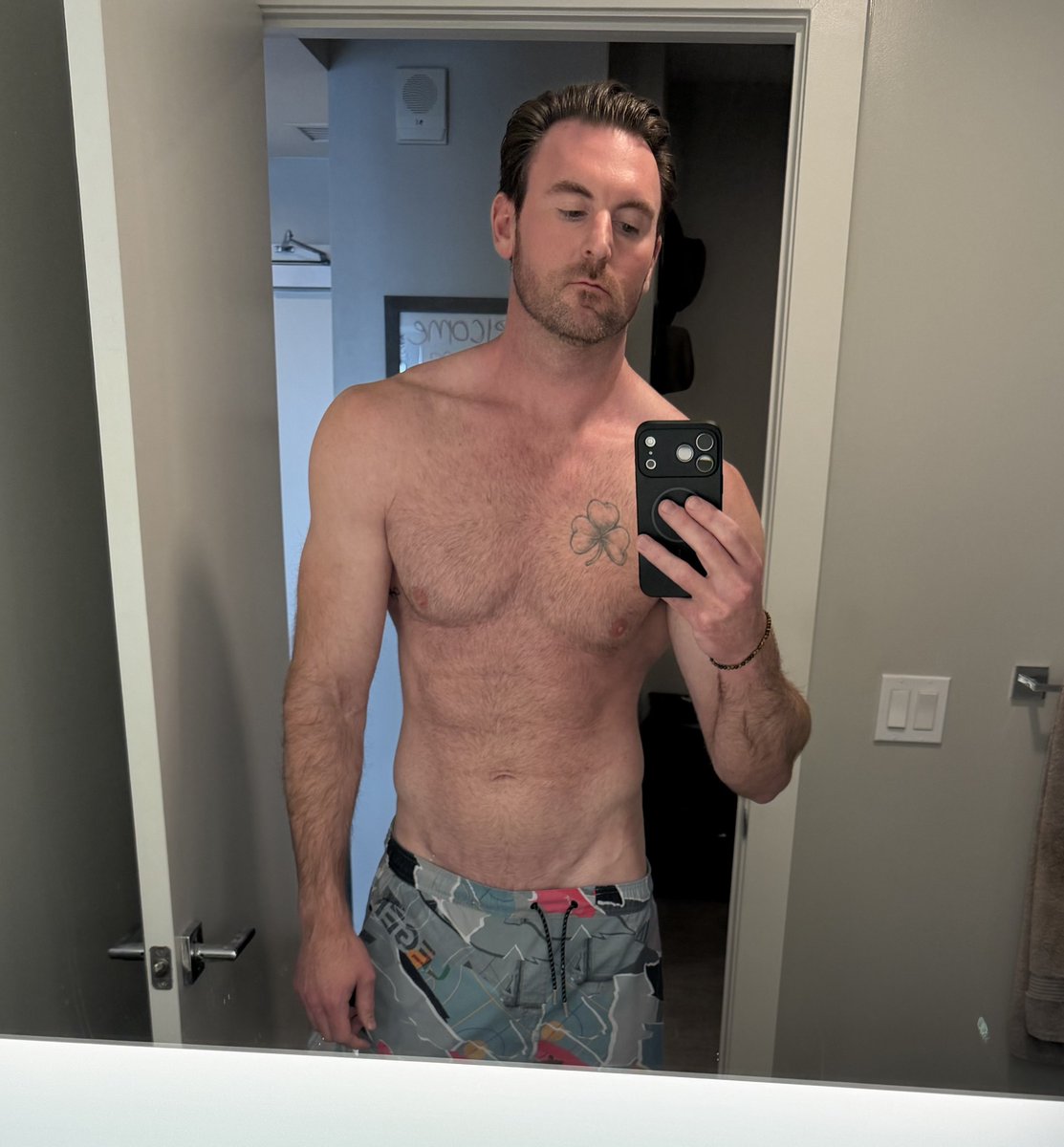 GrwingMuscleMan's tweet photo. I want cum gutters by pride. https://t.co/BzPN1psEm7