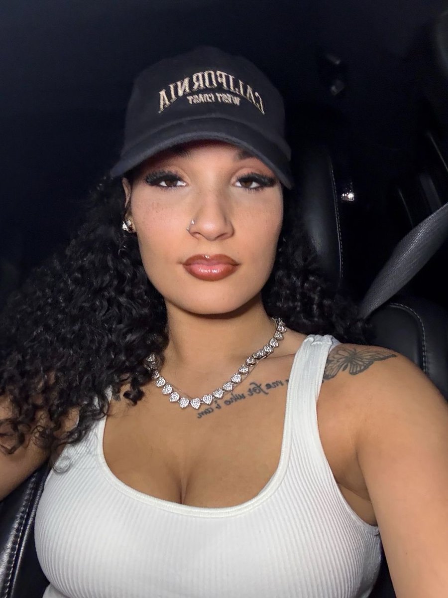 Gabriellethed0n's tweet photo. Barbie doll🤍💋 https://t.co/GpdeBU3lNl