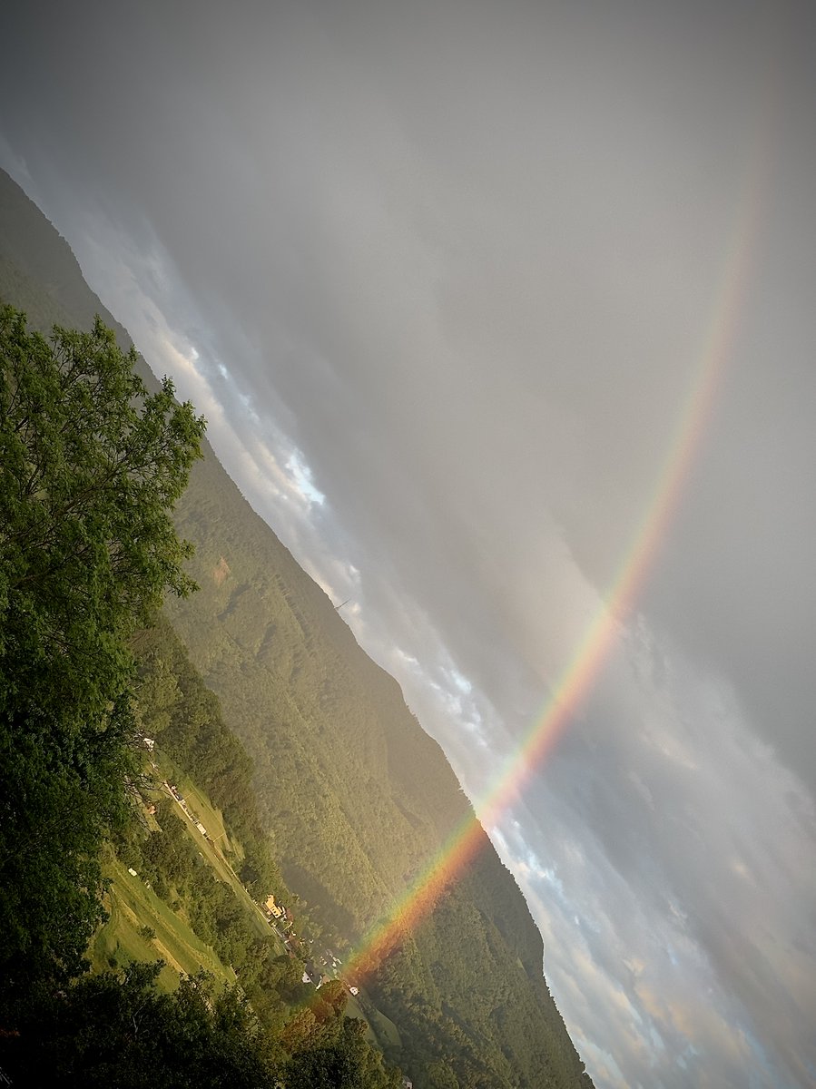 p_markelj's tweet photo. Regenbogen https://t.co/Pk7DqUrcvS