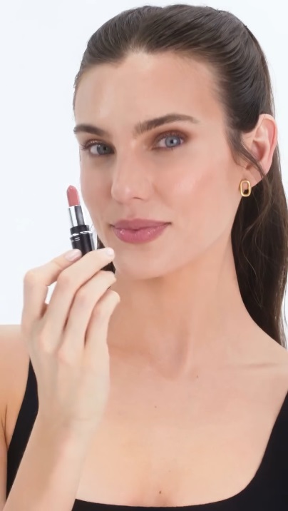 Sonia50998414's tweet photo. mi preciosa rubiecita @macabeso que belleza mi ojitos de cielo #MiniMAC #DiosaAchaga #MacarenaAchaga #teamachaga #macabeso 🤤🧉🍰😏❤️🥰💓❣️💞💕 https://t.co/kYAVk2C9wv