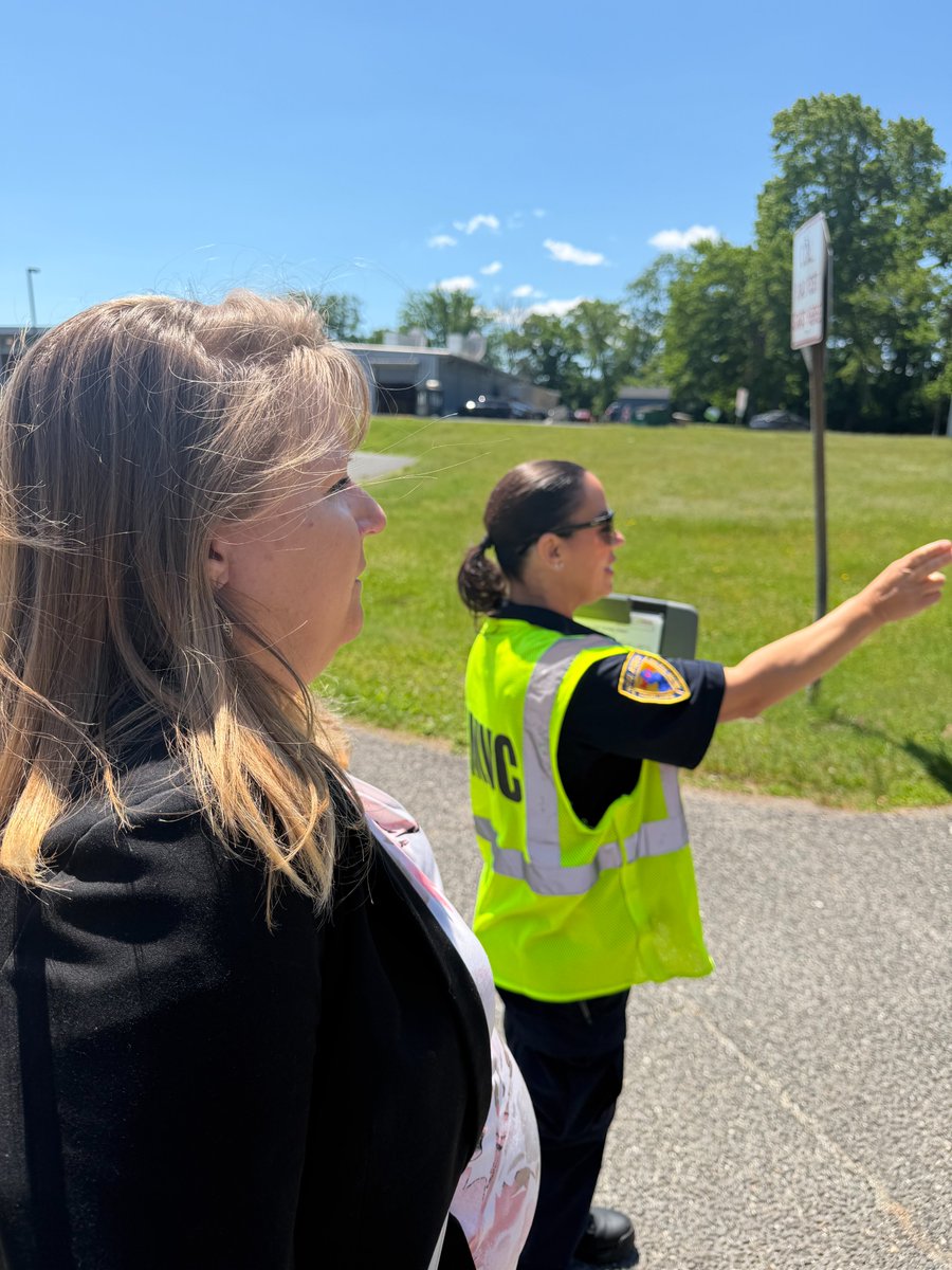 NJ_MVC's tweet photo. New Jersey Motor Vehicle Commission Acting Chair and Chief Administrator Rosalie Johnson visited the Eatontown and Freehold agencies on Friday, getting a first-hand look at the work happening on the ground.

She observed a school bus driver road test at the Eatontown Road Test Facility, then stepped behind the counter at the Freehold Licensing Center to connect with staff and see daily operations up close. It's all part of her commitment to staying connected to the people and the work that keep NJMVC running every day.