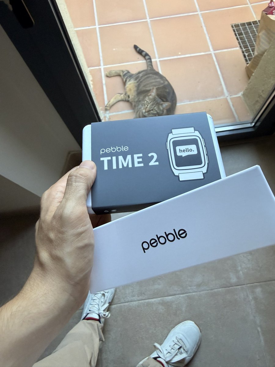 ekuseru's tweet photo. Llegó el Pebble Time 2 !! @Pebble 🔥 https://t.co/Hpeyor6ZdF