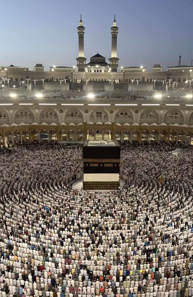fr_f33's tweet photo. ایک خط اللہ کے نام...

" *`یا اللہ! میں تیرے کعبے کے سامنے ایک لمبا سجدہ کرنا چاہتی ہوں" 

 *ایسا سجدہ جو دل کی تھکن اتار دے، ایسا سجدہ جس میں دنیا کے غم ہلکے ہو جائیں، ایسا سجدہ جس میں آنکھیں تیری محبت میں نم رہیں اور دل تیرے قرب کو محسوس کرے🥀

یا اللہ! ریپلائی کرنا
منتظر
فرح https://t.co/7RGNbU34Gb