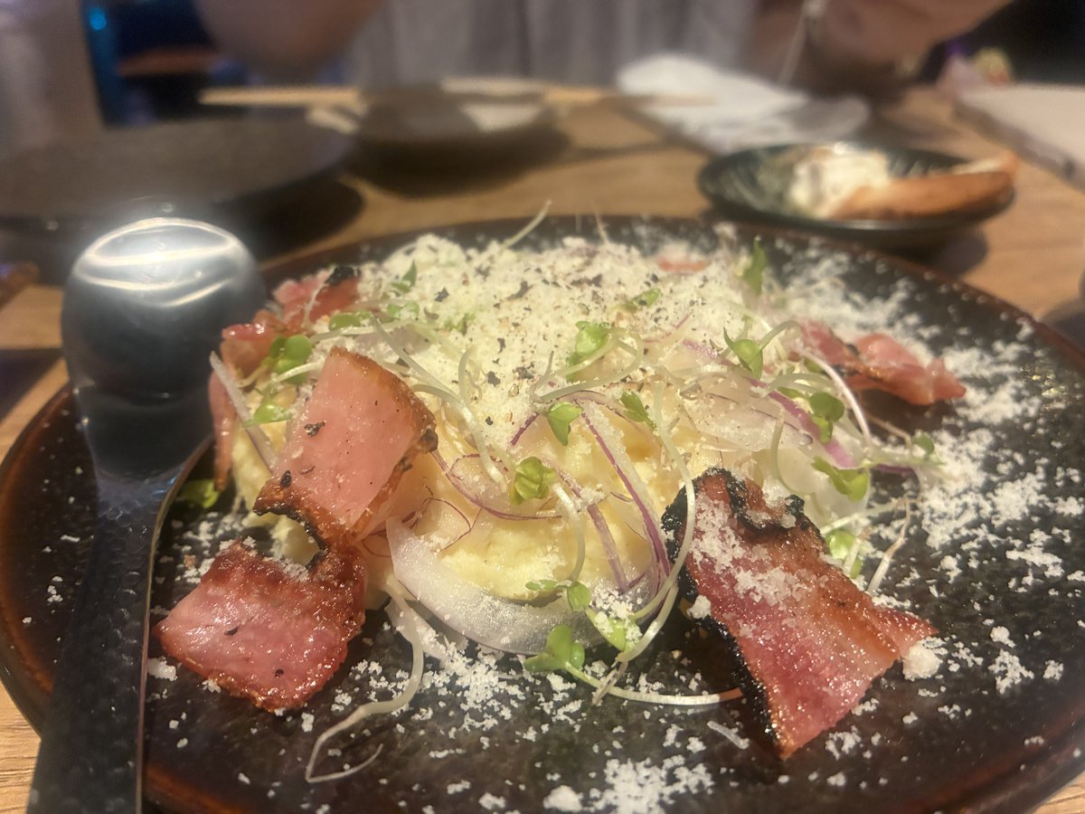 graph_one_'s tweet photo. おつんにもひまじんさんもリアルに存在してて感慨深かった！

2020年ごろチラッとおつんさんのメンシに入っていたので、ご挨拶できて良かったです

ご飯マジで美味しい😋kunキッズ友達が居なさすぎて、リア友連れてったけど評判良くてホクホク

#居酒屋おつん https://t.co/nGQGKFEjjx