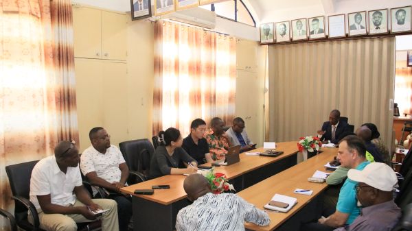 Projet_PRT's tweet photo. Le Ministre du MILTE Ir. Egide NIJIMBERE veut un rythme plus soutenu dans l'exécution des travaux routiers sur Bja-Gitaza; projet du @BurundiGov financé par @Banquemondiale Une séance de travail a été organisée ce 1/6/2026 à cet effet avec les parties impliquées dans les travaux https://t.co/lox51n3VAk