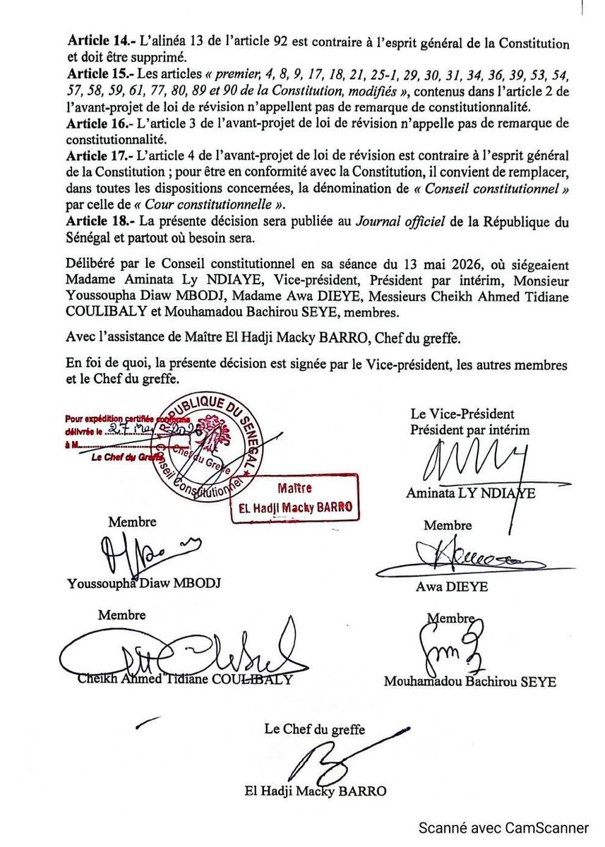 autruicomoi's tweet photo. Saisine du Conseil constitutionnel par le président de la République pour avis sur l’avant-projet de loi portant réforme de la Constitution. Les 7 Sages trouvent l’initiative de la révision régulière et corrigent, sur la forme et dans le fond plusieurs articles. https://t.co/6DwnUD64Fg