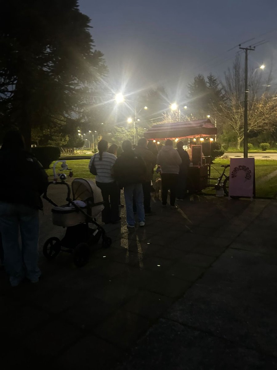 monocrepes's tweet photo. Una imagen que expresa todo el cariño que recibo en Valdivia. Gracias 🤗
#ValdiviaCl #Monocrepes #Valdivia https://t.co/jtGUFLLkHn