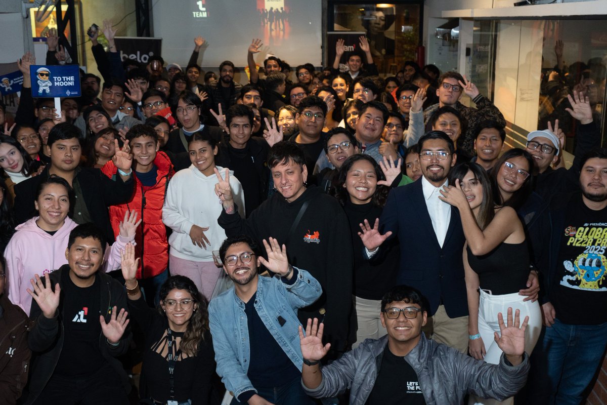 EthereumBo's tweet photo. Foto recap de nuestro evento Pizza Day en Santa Cruz 🚀 https://t.co/OI5LilgZ77
