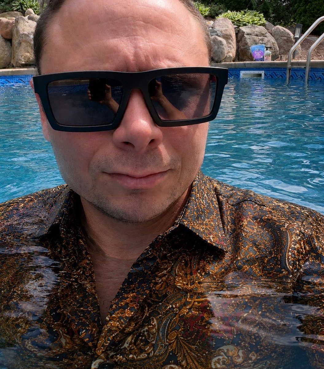 marsspitsbarz's tweet photo. Thrilled to join the @Bedazzeledshirt team as the head of treasury operations https://t.co/TTJBrpbKbC