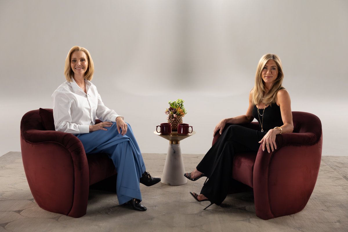 Variety's tweet photo. Jennifer Aniston and Lisa Kudrow for Variety's #ActorsOnActors

https://t.co/vPAnLJtsfx https://t.co/649gupZl6h